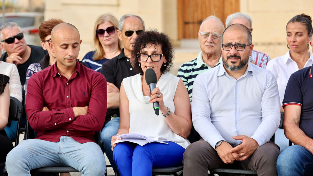 Issostni kif il-Qorti għanda titħalla taħdem fil-libertà