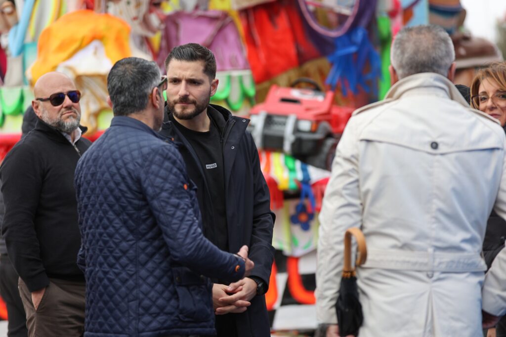 Il-Kap tal-PN Alex Borg jiltaqa’ mal-familji u d-dilettanti fil-Karnival