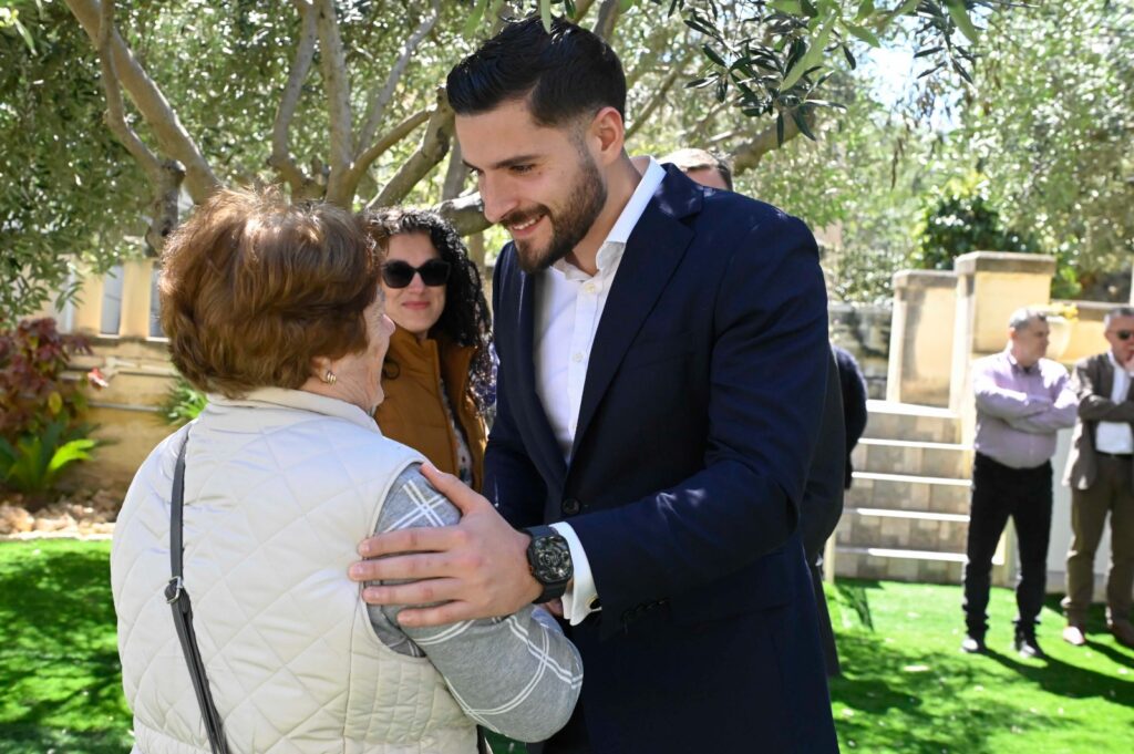 Impenn biex l-entitajiet li jwettqu ħidma fil-komunità ma jitħallewx ...