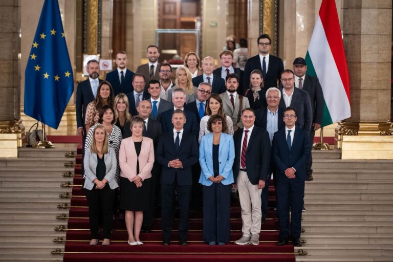 Delegazzjoni tal-PN tiltaqa’ mal-Prim Ministru Ungeriż f’Budapest
